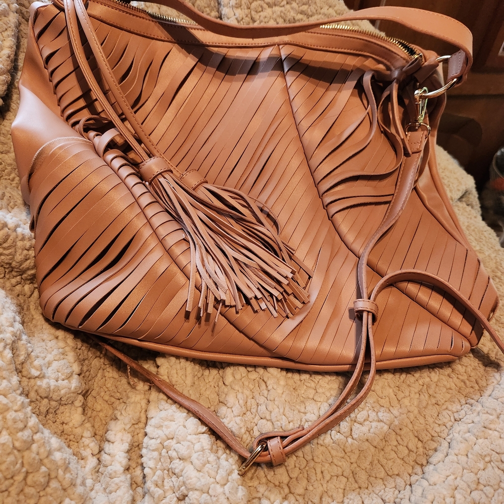 Chic Tan Hobo Bag with Fringe Detailing
